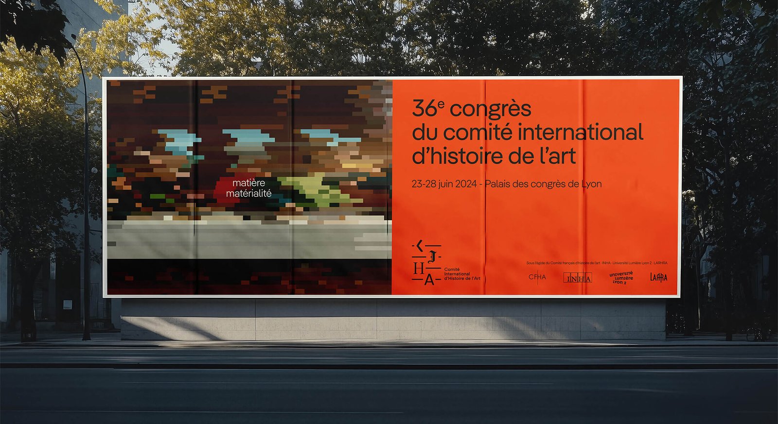 Affiche du 36e congrès CIHA : œuvre pixelisée et pavé orange.