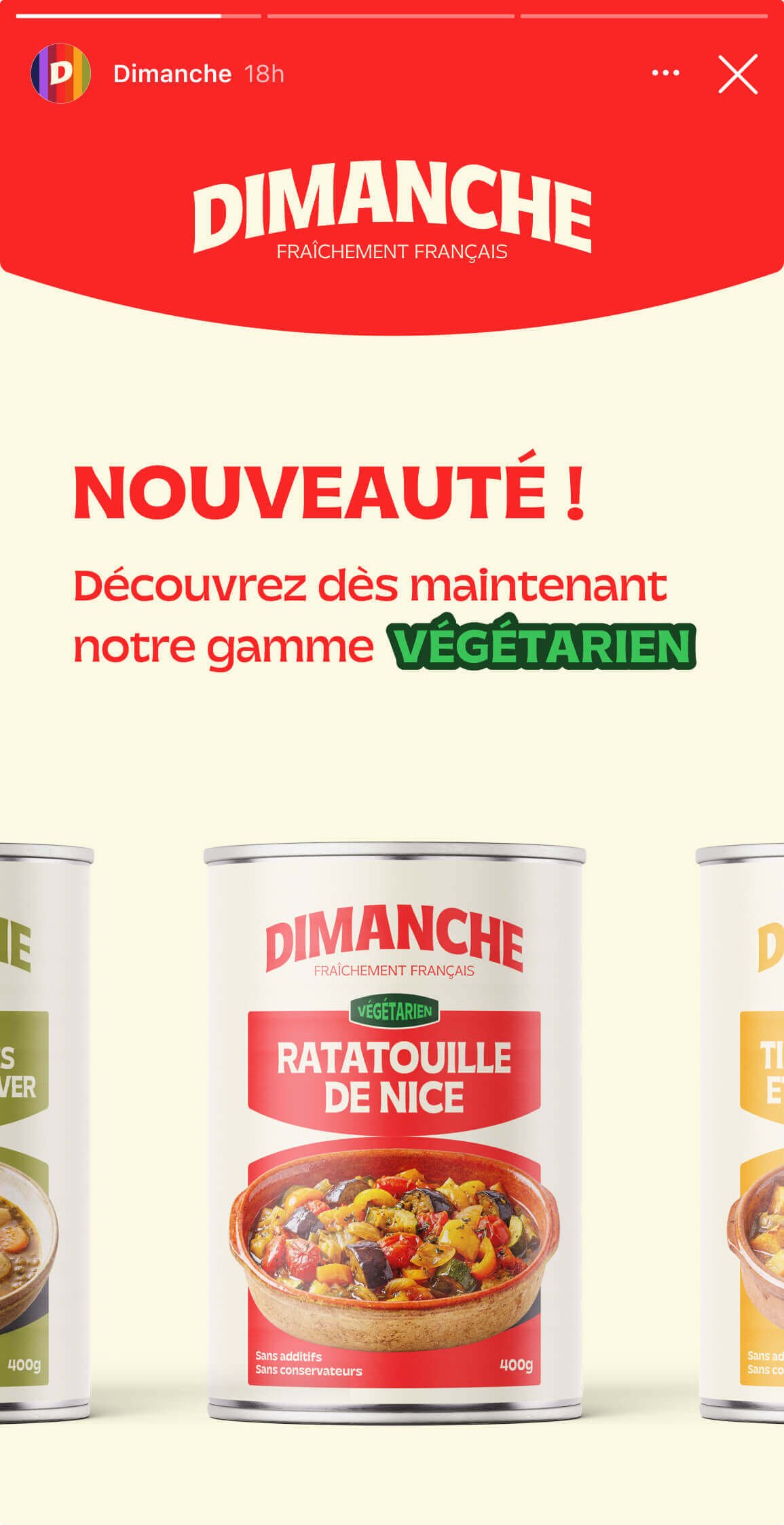 Deux affiches DIMANCHE dans un couloir de métro : « C'était un dimanche de janvier 1968 » et « C'était un dimanche du mois dernier », scènes de repas de famille.